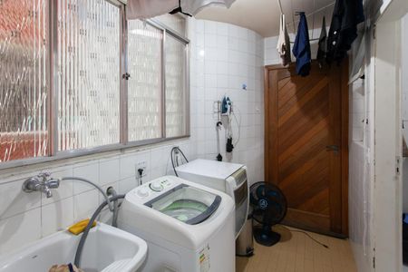 Apartamento à venda com 147m², 3 quartos e 3 vagas Apartamento à venda com 147m², 3 quartos e 3 vagasÁrea de Serviço