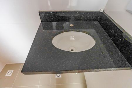 Apartamento à venda com 44m², 2 quartos e sem vaga Apartamento à venda com 44m², 2 quartos e sem vagaBanheiro