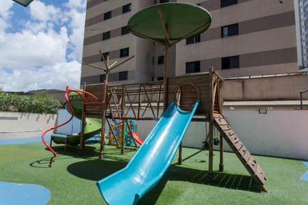 Apartamento à venda com 87m², 3 quartos e 2 vagas Apartamento à venda com 87m², 3 quartos e 2 vagasÁrea comum - Playground