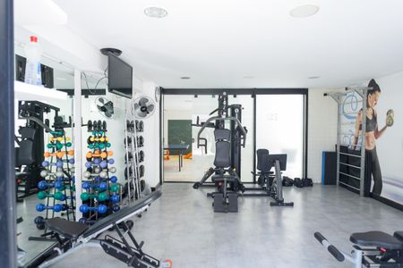 Apartamento à venda com 87m², 3 quartos e 2 vagas Apartamento à venda com 87m², 3 quartos e 2 vagasÁrea comum - Academia
