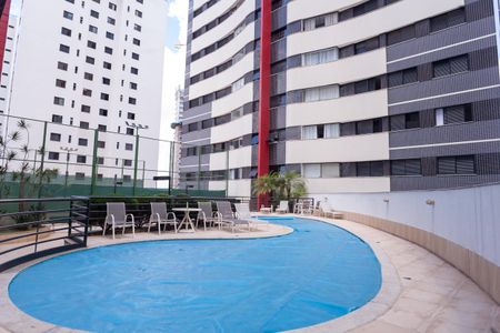 Apartamento à venda com 87m², 3 quartos e 2 vagas Apartamento à venda com 87m², 3 quartos e 2 vagasÁrea comum - Piscina