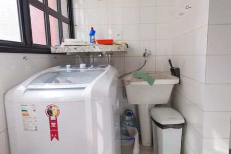 Apartamento à venda com 87m², 3 quartos e 2 vagas Apartamento à venda com 87m², 3 quartos e 2 vagasÁrea de Serviço