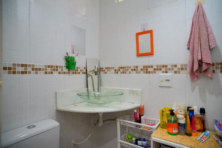 Apartamento à venda com 70m², 3 quartos e 1 vaga Apartamento à venda com 70m², 3 quartos e 1 vagaBanheiro