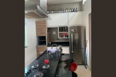 Cozinha de casa à venda com 2 quartos, 160m² em Santa Terezinha, Belo Horizonte