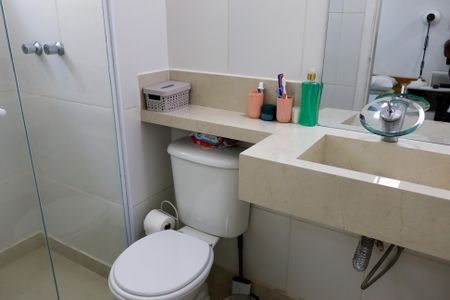 Apartamento à venda com 84m², 2 quartos e 2 vagasBanheiro da Suíte 1