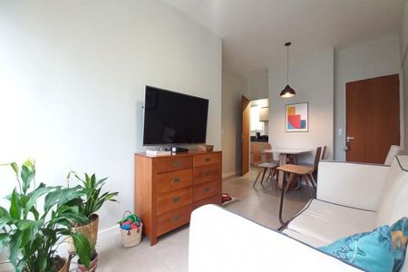 Sala de apartamento à venda com 2 quartos, 70m² em Cambuí, Campinas