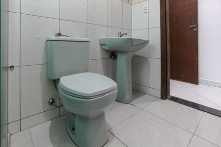 Casa para alugar com 120m², 4 quartos e 2 vagas Casa para alugar com 120m², 4 quartos e 2 vagasBanheiro 2