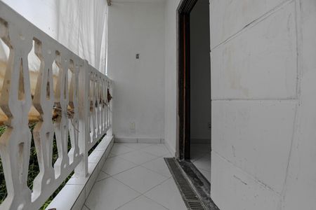 Casa para alugar com 120m², 4 quartos e 2 vagas Casa para alugar com 120m², 4 quartos e 2 vagasSacada do Quarto 3