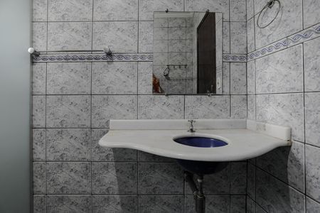 Casa para alugar com 120m², 4 quartos e 2 vagas Casa para alugar com 120m², 4 quartos e 2 vagasBanheiro 1