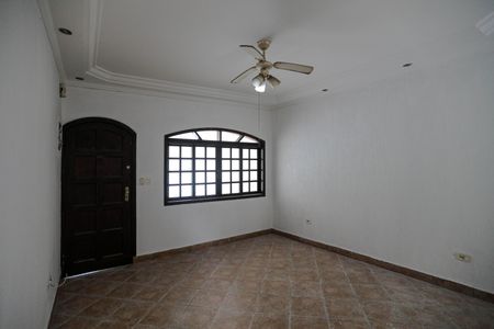 Casa para alugar com 120m², 4 quartos e 2 vagas Casa para alugar com 120m², 4 quartos e 2 vagasSala