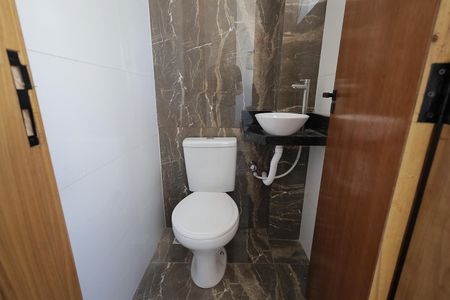 Casa à venda com 70m², 2 quartos e 2 vagasBanheiro