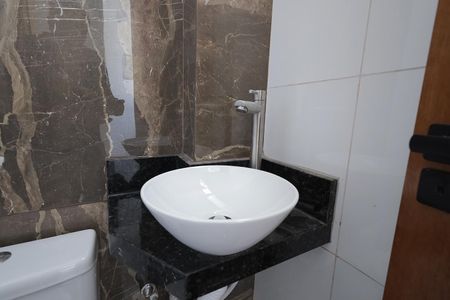 Casa à venda com 70m², 2 quartos e 2 vagasBanheiro