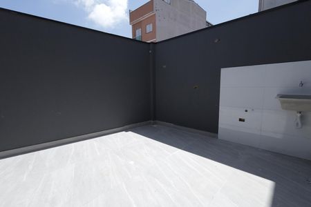 Casa à venda com 70m², 2 quartos e 2 vagasÁrea de Serviço / Quintal