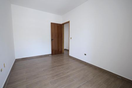 Casa à venda com 70m², 2 quartos e 2 vagasQuarto Suíte 2