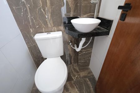 Casa à venda com 70m², 2 quartos e 2 vagasBanheiro