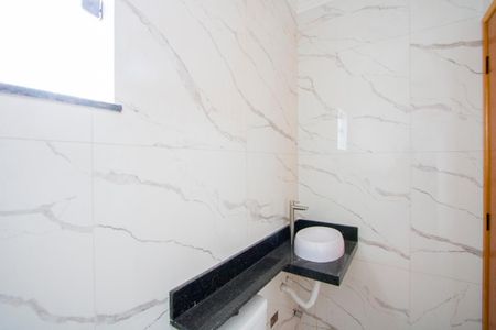 Apartamento à venda com 70m², 2 quartos e 2 vagasBanheiro do quarto 1