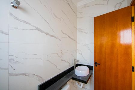 Apartamento à venda com 70m², 2 quartos e 2 vagasBanheiro do quarto 2