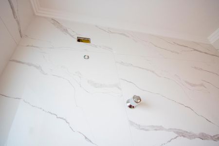 Apartamento à venda com 70m², 2 quartos e 2 vagasBanheiro do quarto 2