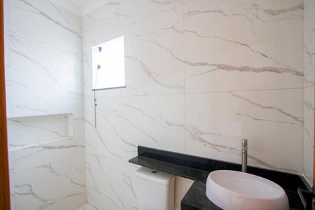 Apartamento à venda com 70m², 2 quartos e 2 vagasBanheiro do quarto 1