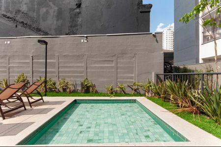 Apartamento à venda com 37m², 2 quartos e sem vagaÁrea Comum - Piscina