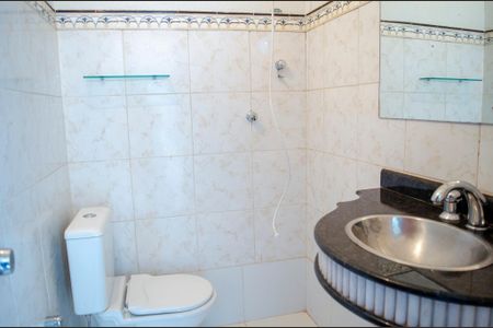 Casa para alugar com 380m², 4 quartos e 4 vagasBanheiro de Serviço