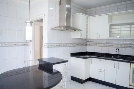 Casa para alugar com 380m², 4 quartos e 4 vagasCozinha