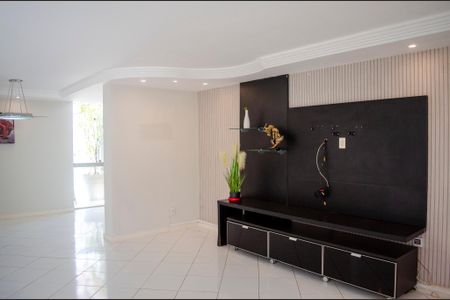 Casa para alugar com 380m², 4 quartos e 4 vagasSala