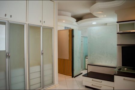 Casa para alugar com 380m², 4 quartos e 4 vagasSuíte 3