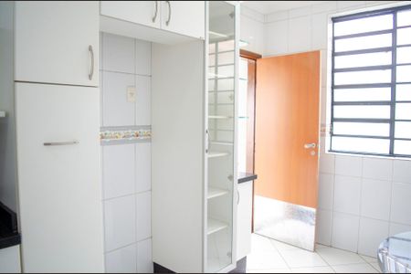 Casa para alugar com 380m², 4 quartos e 4 vagasCozinha