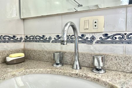 Casa à venda com 270m², 4 quartos e 4 vagas Casa à venda com 270m², 4 quartos e 4 vagasBanheiro da Suíte 4