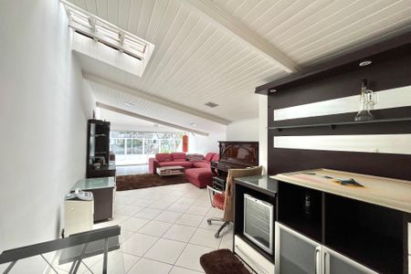 Sala de TV de casa à venda com 4 quartos, 270m² em Vila Clementino, São Paulo