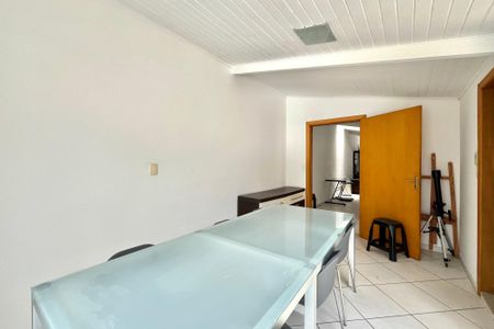 Casa à venda com 270m², 4 quartos e 4 vagas Casa à venda com 270m², 4 quartos e 4 vagasSuite 4