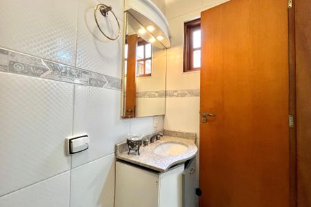 Casa à venda com 270m², 4 quartos e 4 vagas Casa à venda com 270m², 4 quartos e 4 vagasBanheiro da Suíte 2