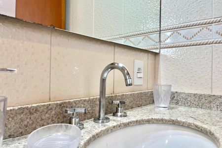 Casa à venda com 270m², 4 quartos e 4 vagas Casa à venda com 270m², 4 quartos e 4 vagasBanheiro da Suíte 3