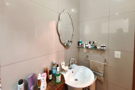 Casa à venda com 160m², 3 quartos e 1 vagaBanheiro