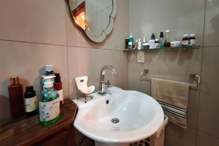 Casa à venda com 160m², 3 quartos e 1 vagaBanheiro