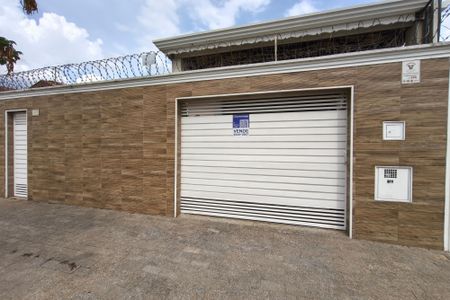 Casa à venda com 160m², 3 quartos e 1 vagaPLACA INSTALADA NA FACHADA