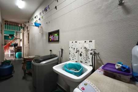 Casa à venda com 160m², 3 quartos e 1 vagaÁrea de Serviço