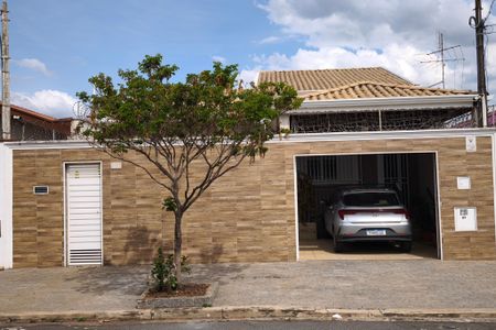 Casa à venda com 160m², 3 quartos e 1 vagaFachada