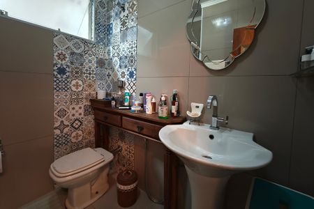 Casa à venda com 160m², 3 quartos e 1 vagaBanheiro