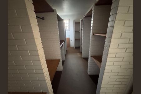 Casa à venda com 300m², 4 quartos e 2 vagas