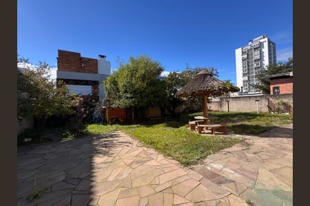 Casa à venda com 300m², 4 quartos e 2 vagas