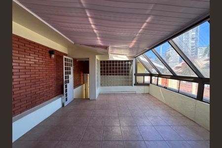 Casa à venda com 300m², 4 quartos e 2 vagas