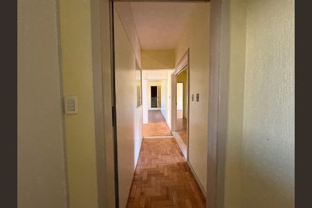 Casa à venda com 300m², 4 quartos e 2 vagas