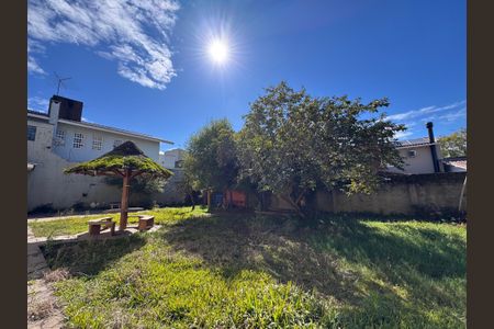 Casa à venda com 300m², 4 quartos e 2 vagas