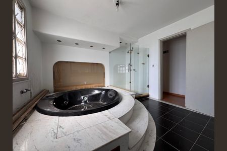 Casa à venda com 300m², 4 quartos e 2 vagas