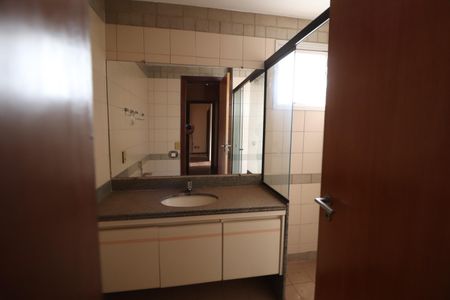 Apartamento para alugar com 140m², 4 quartos e 2 vagasBanheiro Suíte 2
