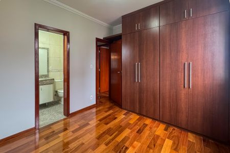 Apartamento à venda com 92m², 3 quartos e 2 vagasQuarto 3 - Suíte
