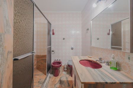 Apartamento à venda com 193m², 3 quartos e 2 vagasBanheiro da Suíte