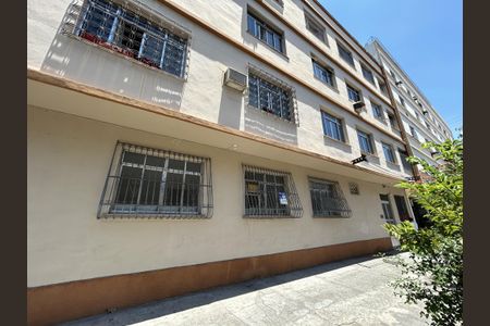 Apartamento para alugar com 65m², 2 quartos e 2 vagasFachada + plaquinha